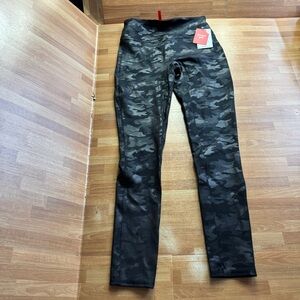 Spanx Faux Leather Camo Leggings in the Matte Black Camo color 10/12 nwt